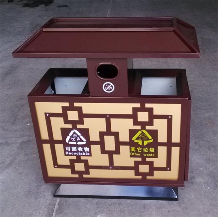 文明出行,幸福出游,舒适的户外环境大家都喜欢,维护户外环境的整洁与卫生是我们每一个人都应关心的问题。户外用品垃圾桶的存在就是人类文明的一大步,随着人类的发明创造,垃圾桶也由最初的单筒变成了双筒或者多筒,这样可以通过对垃圾的分类来实现环保。厦门户外家具厂家供应的不同场合不同风格的户外垃圾桶产品,是景区、公园、小区等户外环境装饰设计的一部分。
